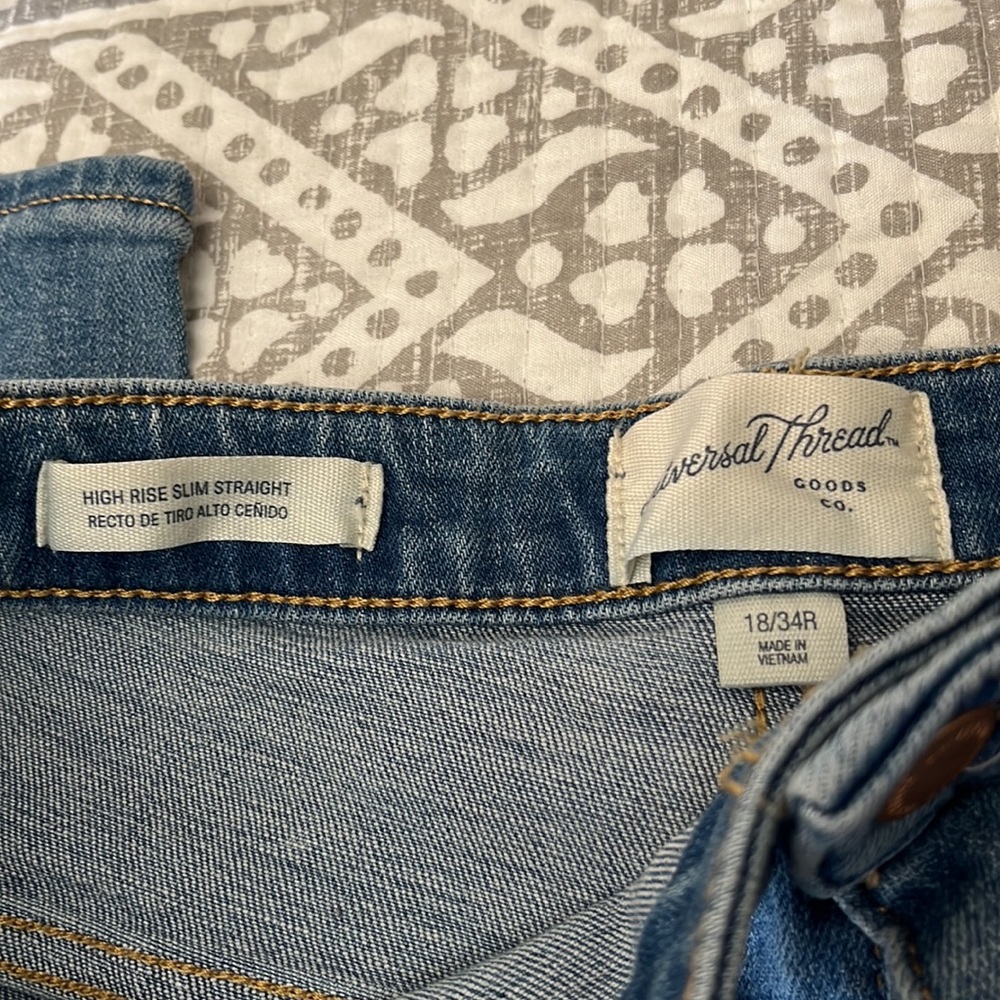 Universal Thread Jeans - Picture 7 of 13